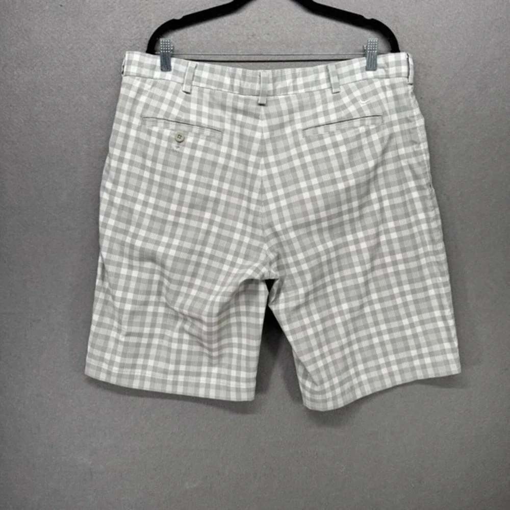 Nike Golf Mens Shorts Size 38 Gray White UV Chino Core Performance Gingham Plaid